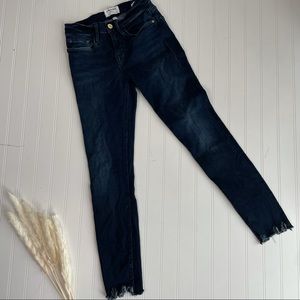 Frame denim jeans women’s 25 Shelby chew hem lsjcw230